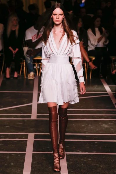 Look 14